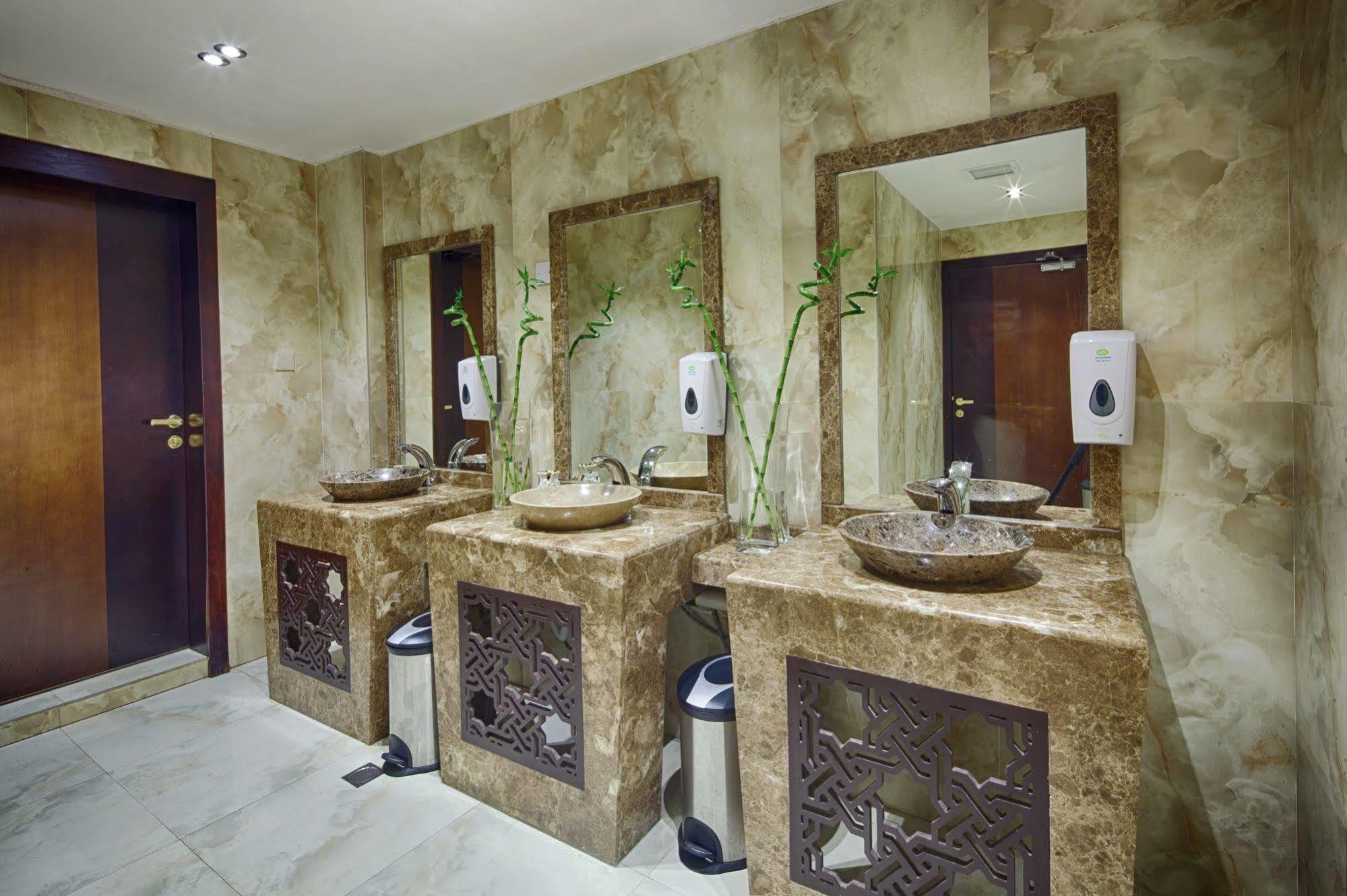 Lavona Hotel Al Al Jubail Exteriör bild